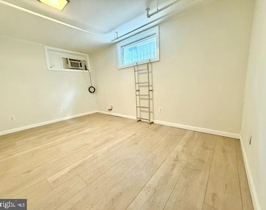 920 Boucher Ave - Photo Thumbnail 5
