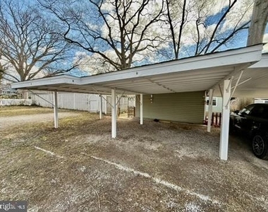 920 Boucher Ave - Photo Thumbnail 9