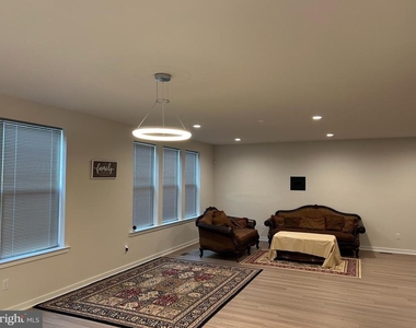 1020 W Lock Road - Photo Thumbnail 3