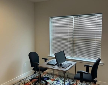 1020 W Lock Road - Photo Thumbnail 11