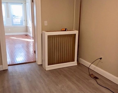 514 11th Street Se - Photo Thumbnail 7