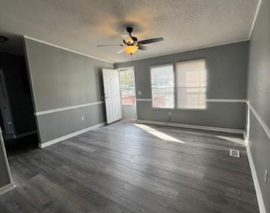 122 Oak Street - Photo Thumbnail 1