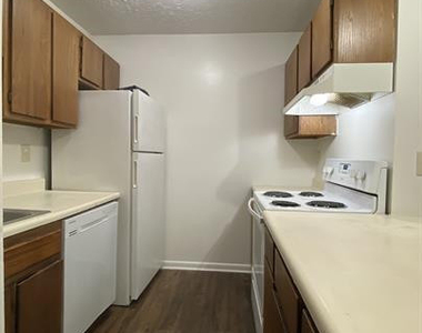 6400 Starbrook Drive - Photo Thumbnail 8