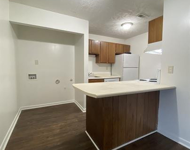 6400 Starbrook Drive - Photo Thumbnail 7