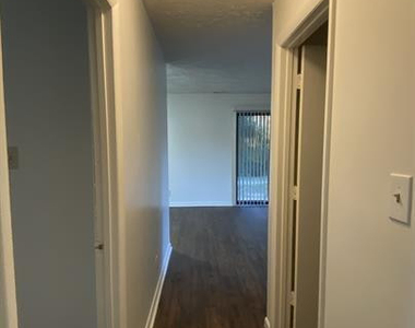 6400 Starbrook Drive - Photo Thumbnail 9