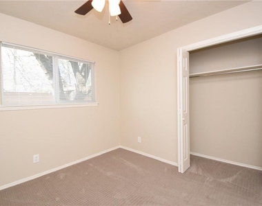 6400 Brookside Dr - Photo Thumbnail 10