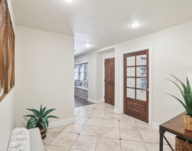294 Logan Ranch Rd - Photo Thumbnail 12