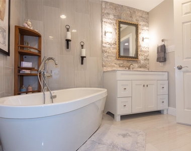 2410 Enfield Rd - Photo Thumbnail 25