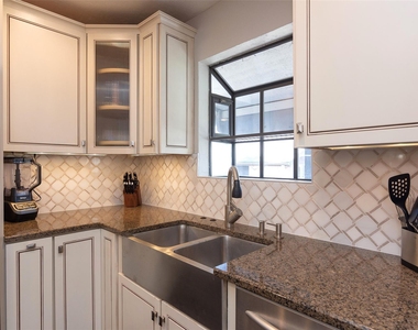 2410 Enfield Rd - Photo Thumbnail 19