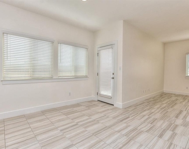 420 White Steppe Way - Photo Thumbnail 20