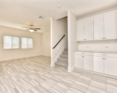 420 White Steppe Way - Photo Thumbnail 12