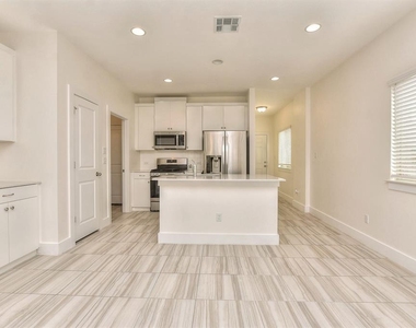 420 White Steppe Way - Photo Thumbnail 3