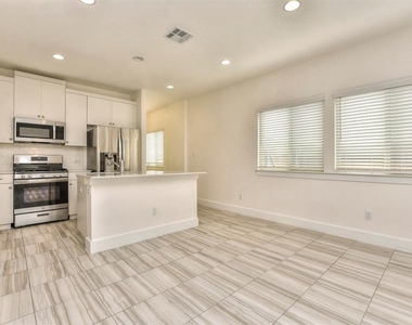 420 White Steppe Way - Photo Thumbnail 7