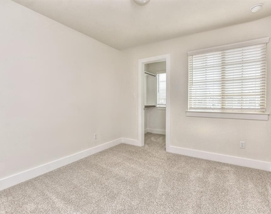 420 White Steppe Way - Photo Thumbnail 17