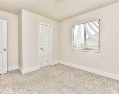 420 White Steppe Way - Photo Thumbnail 15