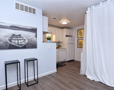 1840 Burton Dr - Photo Thumbnail 5