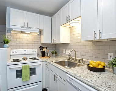 1840 Burton Dr - Photo Thumbnail 8