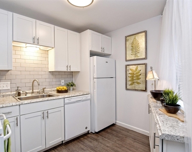 1840 Burton Dr - Photo Thumbnail 6