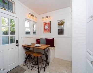 251 Charlotte Street - Photo Thumbnail 9