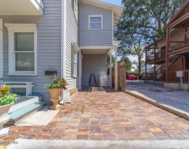 251 Charlotte Street - Photo Thumbnail 15
