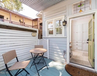251 Charlotte Street - Photo Thumbnail 14