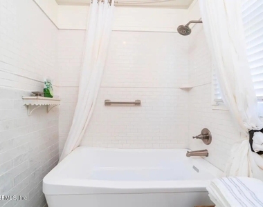 251 Charlotte Street - Photo Thumbnail 11