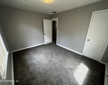 5035 Campenella Drive - Photo Thumbnail 16