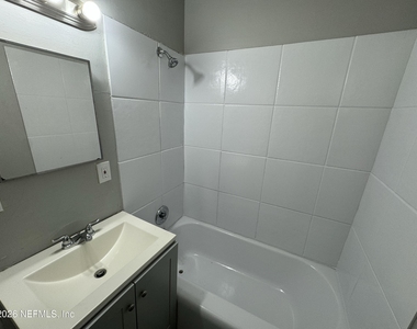 5035 Campenella Drive - Photo Thumbnail 10