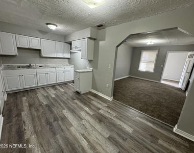 5035 Campenella Drive - Photo Thumbnail 4