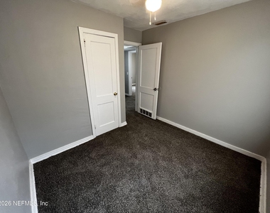 5035 Campenella Drive - Photo Thumbnail 8