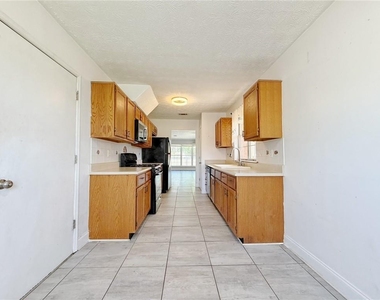 2901 Inverloch Circle - Photo Thumbnail 17