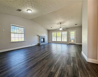 2901 Inverloch Circle - Photo Thumbnail 4