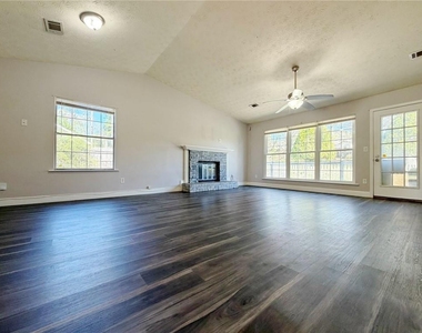 2901 Inverloch Circle - Photo Thumbnail 5