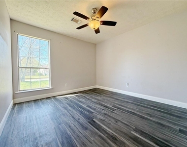 2901 Inverloch Circle - Photo Thumbnail 25