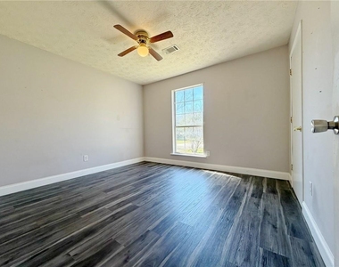 2901 Inverloch Circle - Photo Thumbnail 27