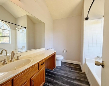2901 Inverloch Circle - Photo Thumbnail 34