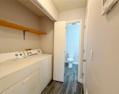 2901 Inverloch Circle - Photo Thumbnail 23