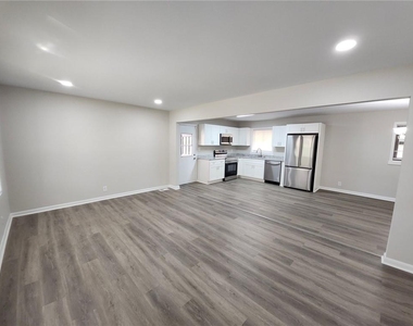 5370 Longmeadow Lane - Photo Thumbnail 4