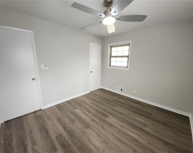 5370 Longmeadow Lane - Photo Thumbnail 11