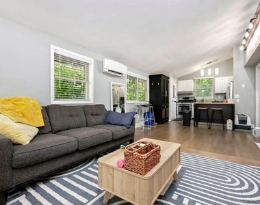 677 Holmes Street Nw - Photo Thumbnail 2