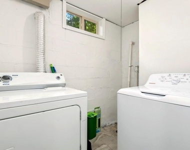 677 Holmes Street Nw - Photo Thumbnail 14