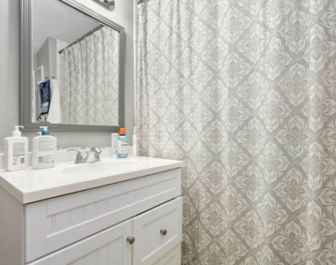 677 Holmes Street Nw - Photo Thumbnail 5