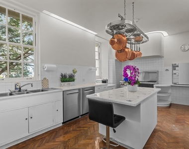 255 N Green Bay Road - Photo Thumbnail 20