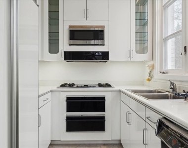 255 N Green Bay Road - Photo Thumbnail 64