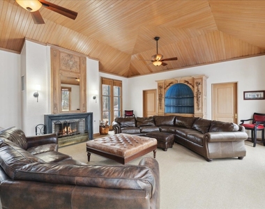 255 N Green Bay Road - Photo Thumbnail 63