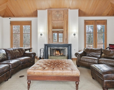 255 N Green Bay Road - Photo Thumbnail 62