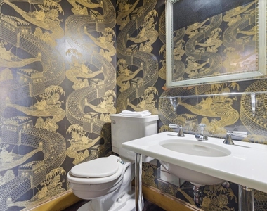 255 N Green Bay Road - Photo Thumbnail 7