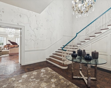255 N Green Bay Road - Photo Thumbnail 9