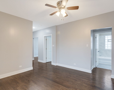 8022 S Ellis Avenue - Photo Thumbnail 3