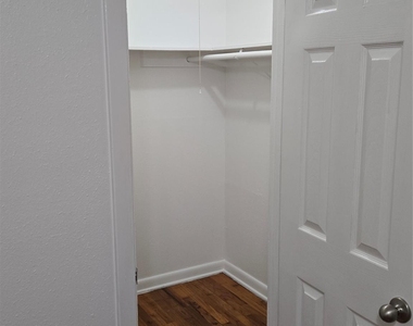301 Avondale Street - Photo Thumbnail 16